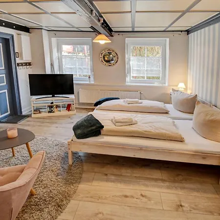 公寓 Fewo1846 - Unsere Blume - Charmante 2-zimmer-wohnung Mit Terrasse 弗伦斯堡